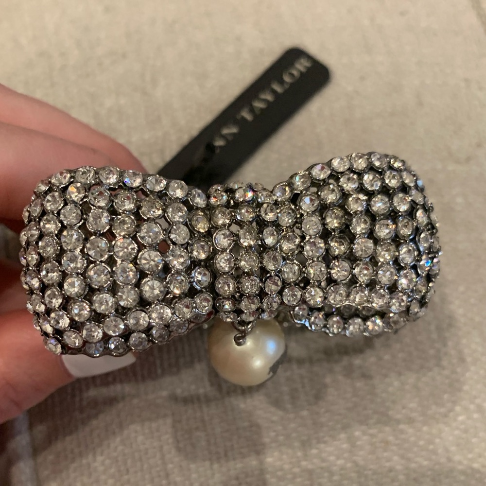 Sparkly Ann Taylor Bow Bracelet with accent pearl